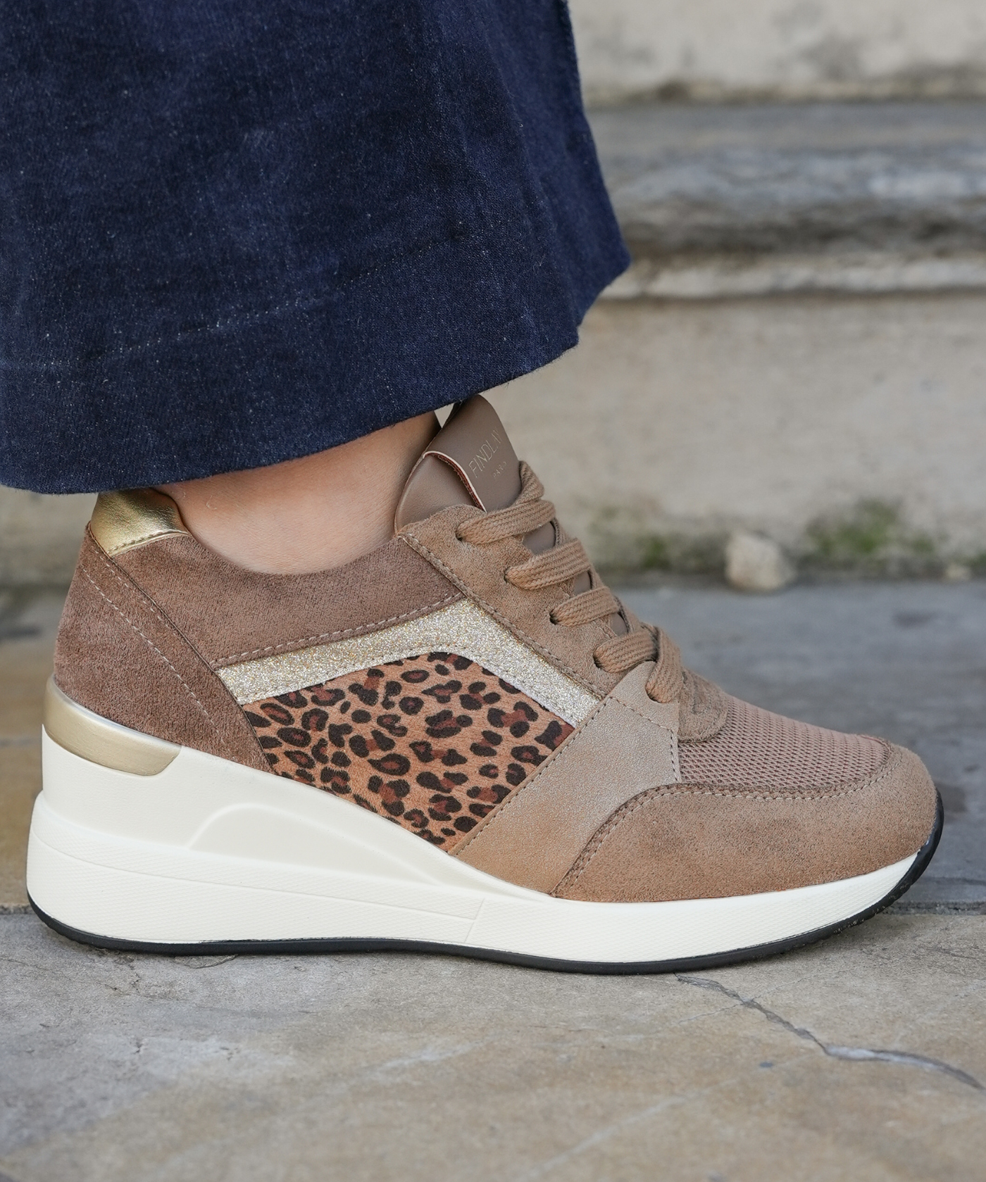 BASKETS COMPENSÉES BEIGE AVEC DÉTAIL LÉOPARD - Casualmode.fr