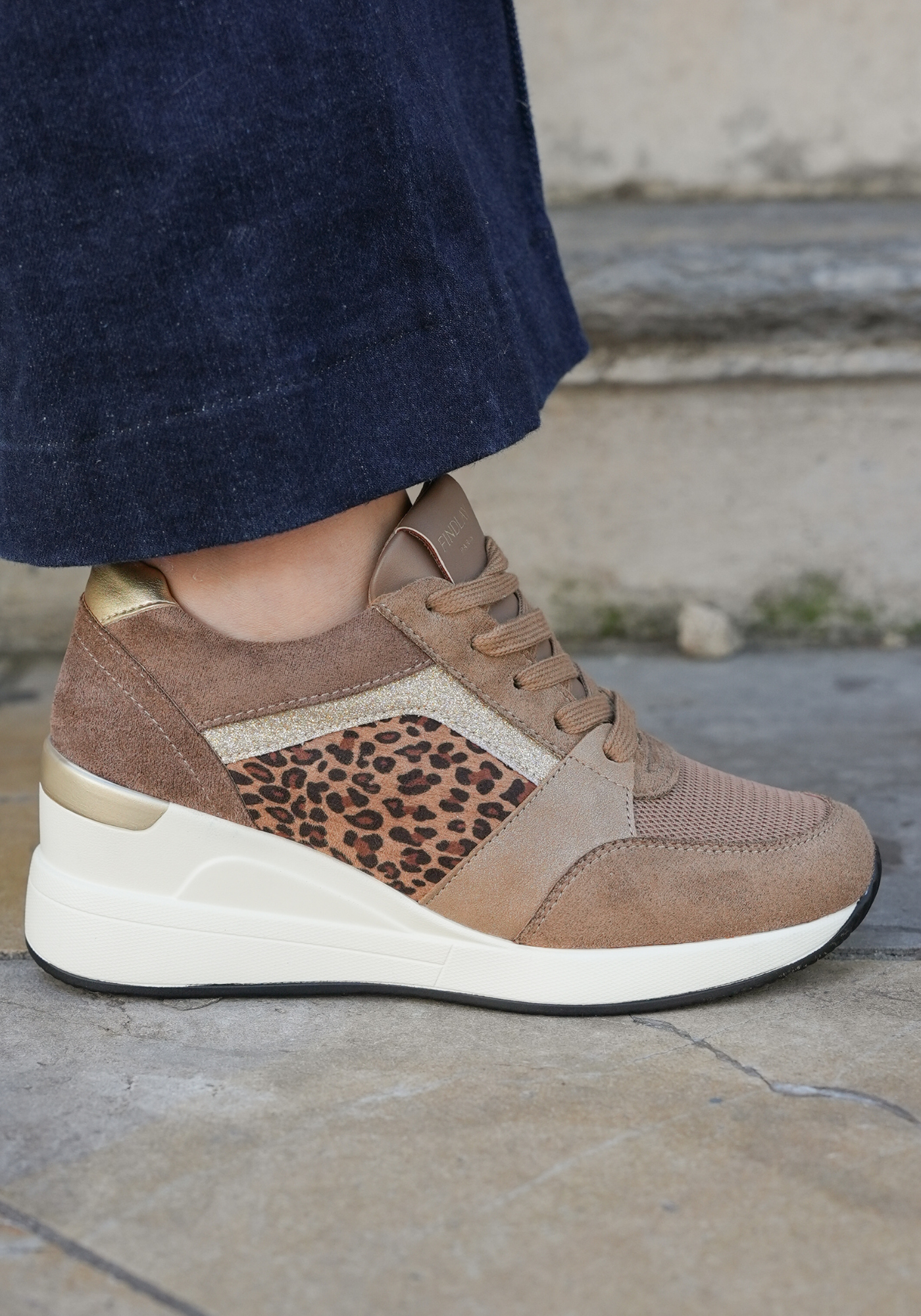 BASKETS COMPENSÉES BEIGE AVEC DÉTAIL LÉOPARD - Casualmode.fr