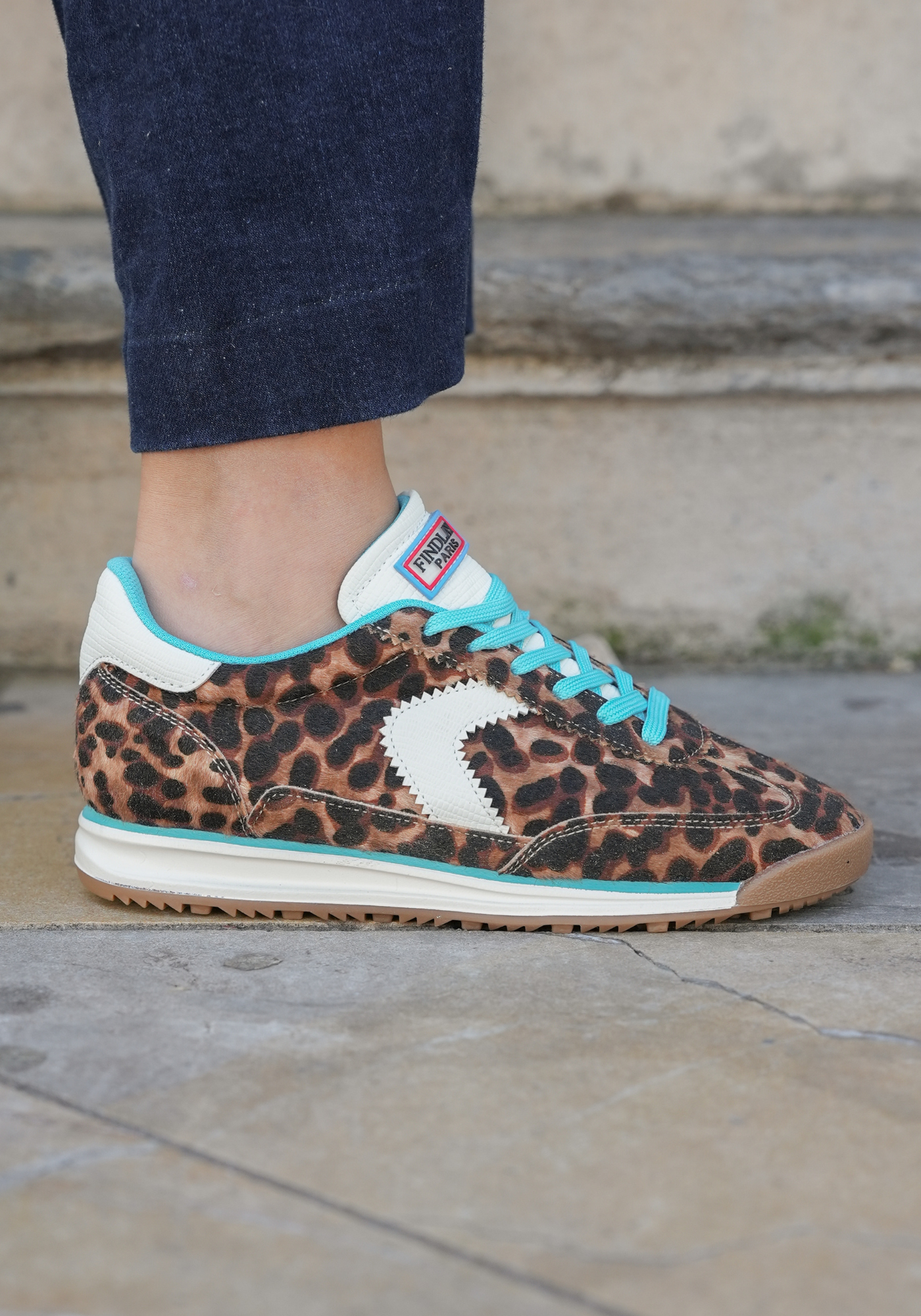 SNEAKERS LEOPARD À LACETS TURQUOISE - Casualmode.fr