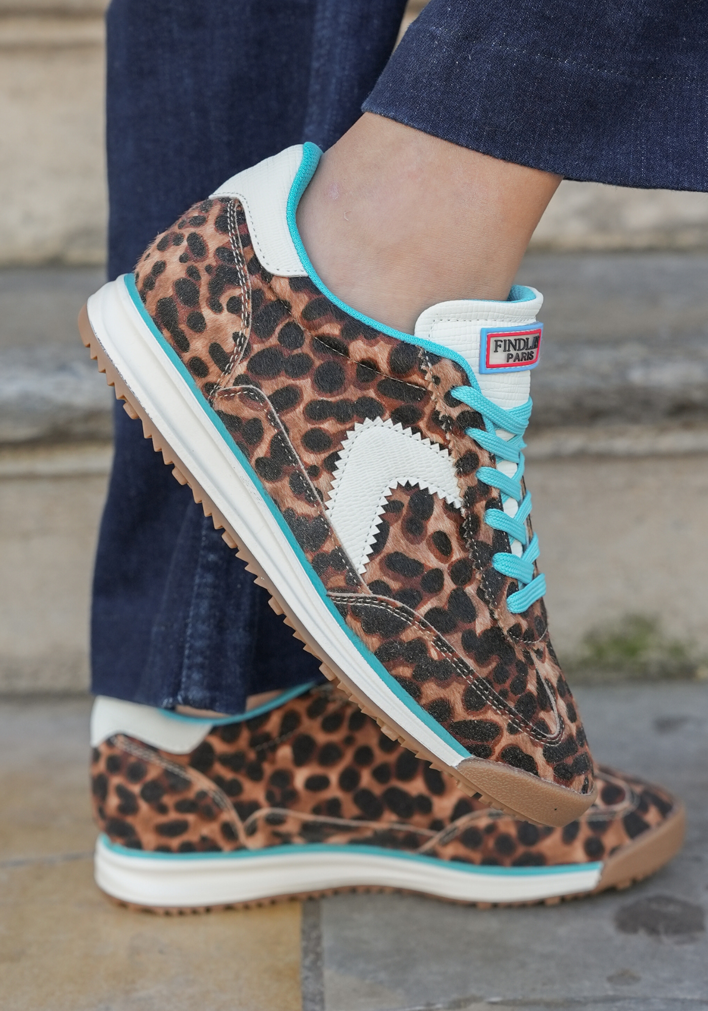 SNEAKERS LEOPARD À LACETS TURQUOISE - Casualmode.fr