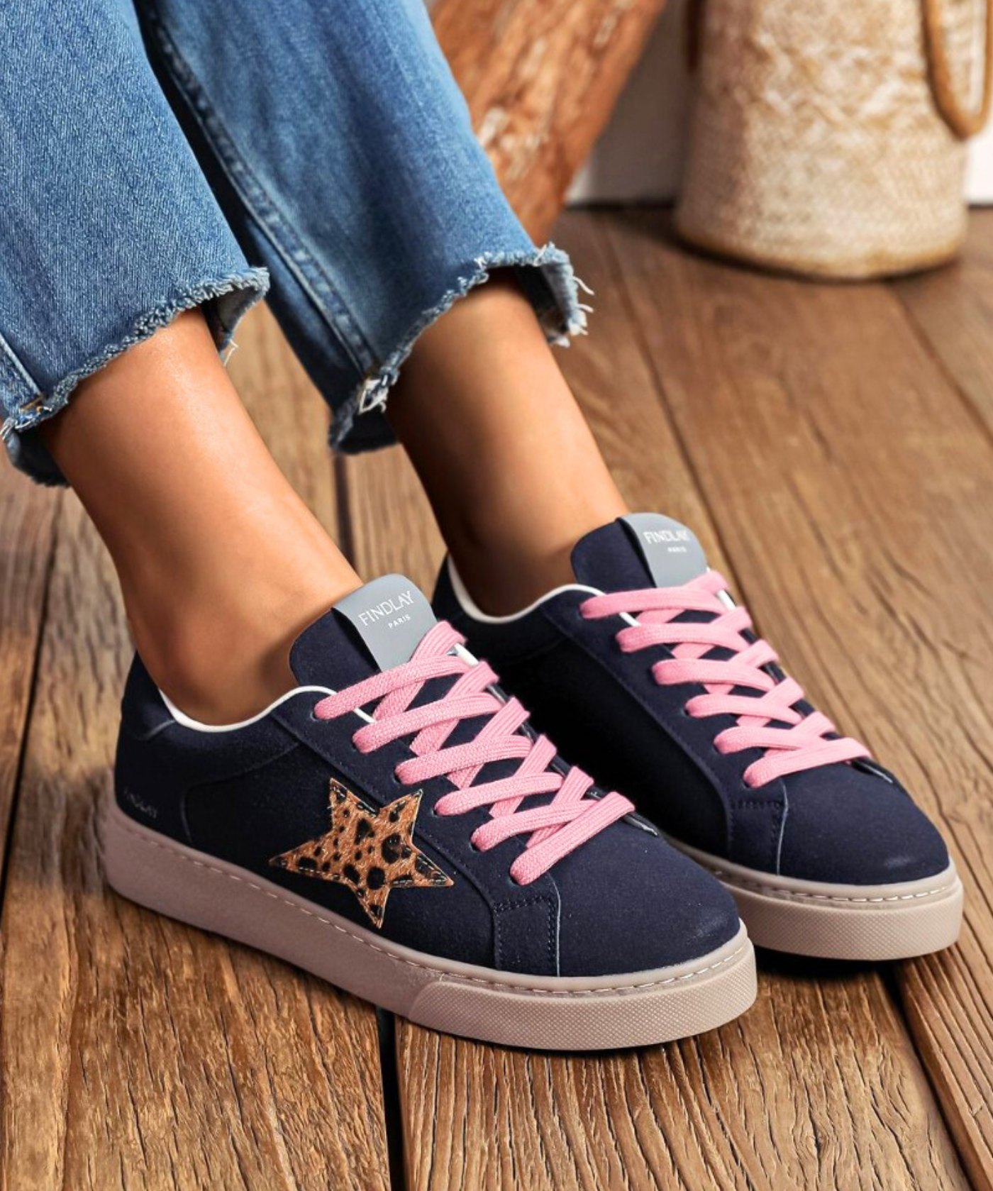 BASKET FEMME BLEU MARINE ÉTOILE LÉOPARD À LACETS ROSES - Casualmode.fr