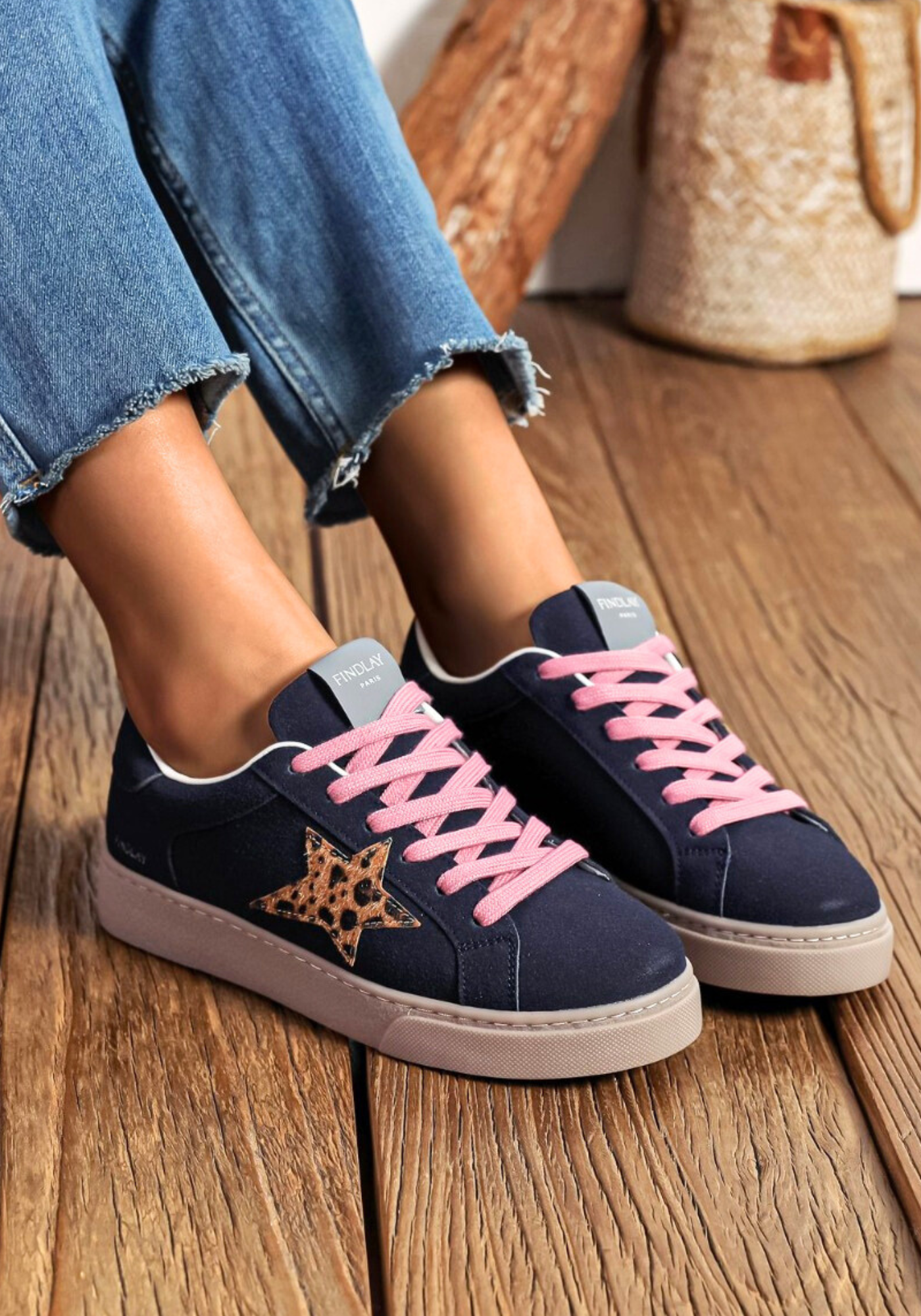 BASKET FEMME BLEU MARINE ÉTOILE LÉOPARD À LACETS ROSES - Casualmode.fr