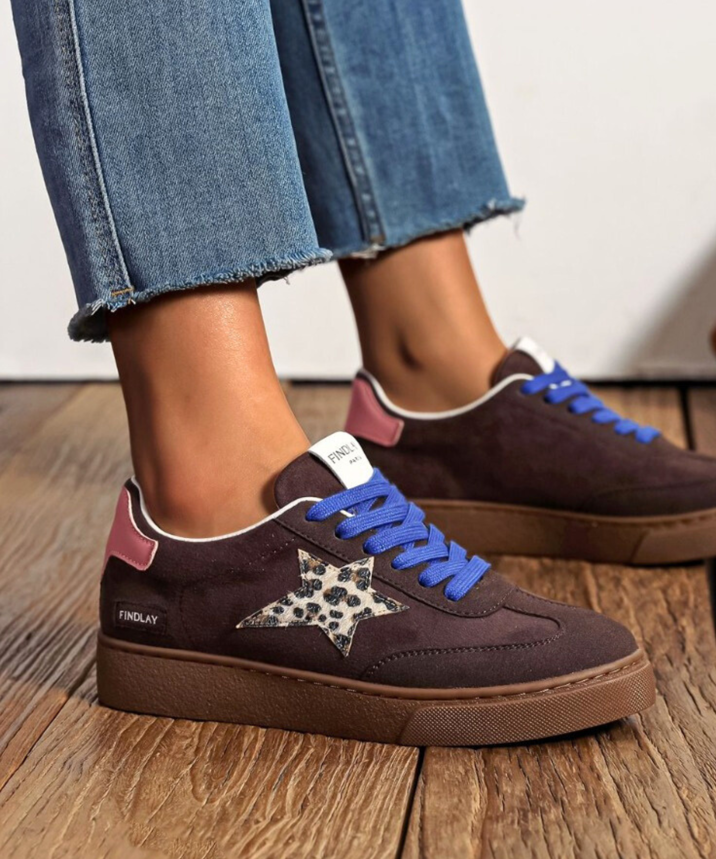 BASKET FEMME MARRON ÉTOILE LÉOPARD À LACETS BLEUS - Casualmode.fr