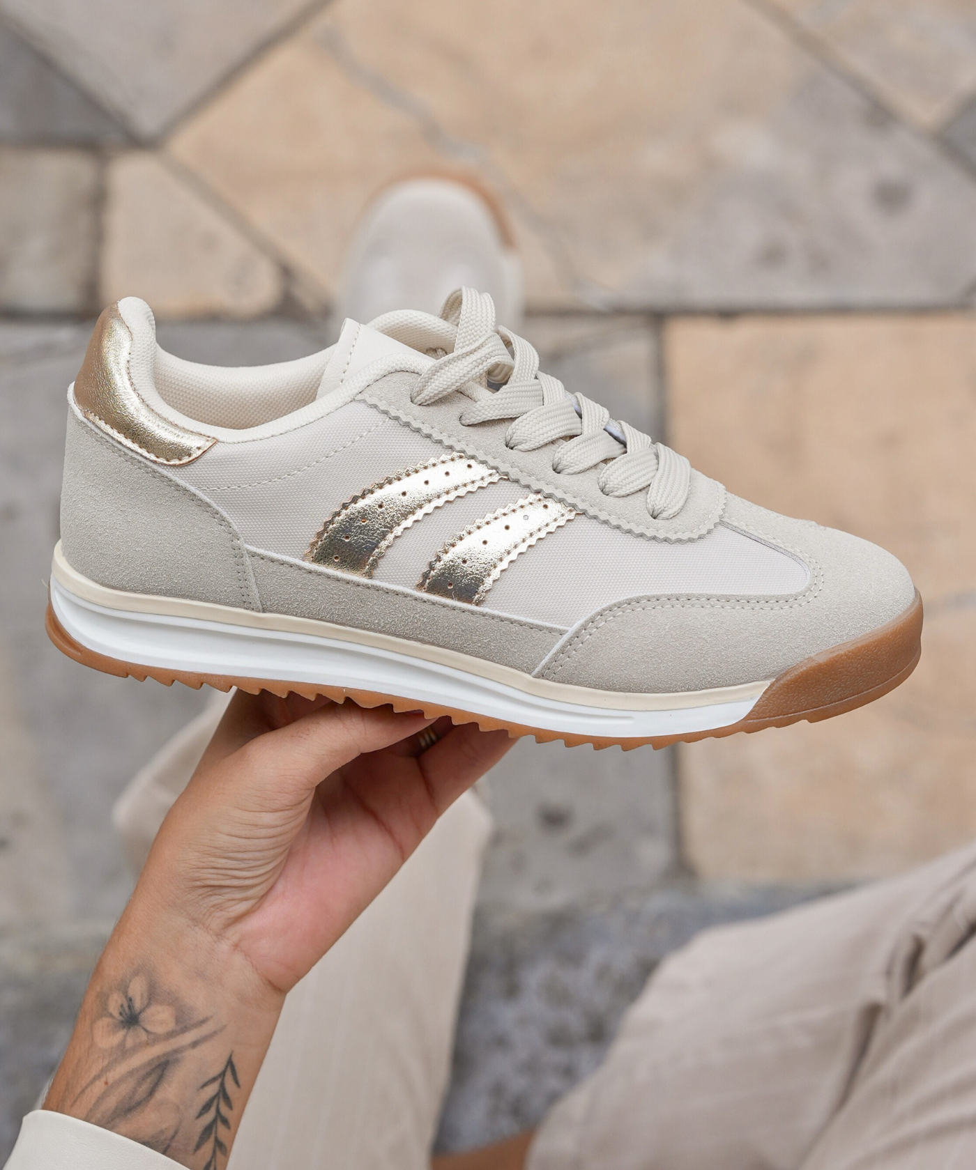 BASKETS FEMME BEIGES A LACETS - Casualmode.fr