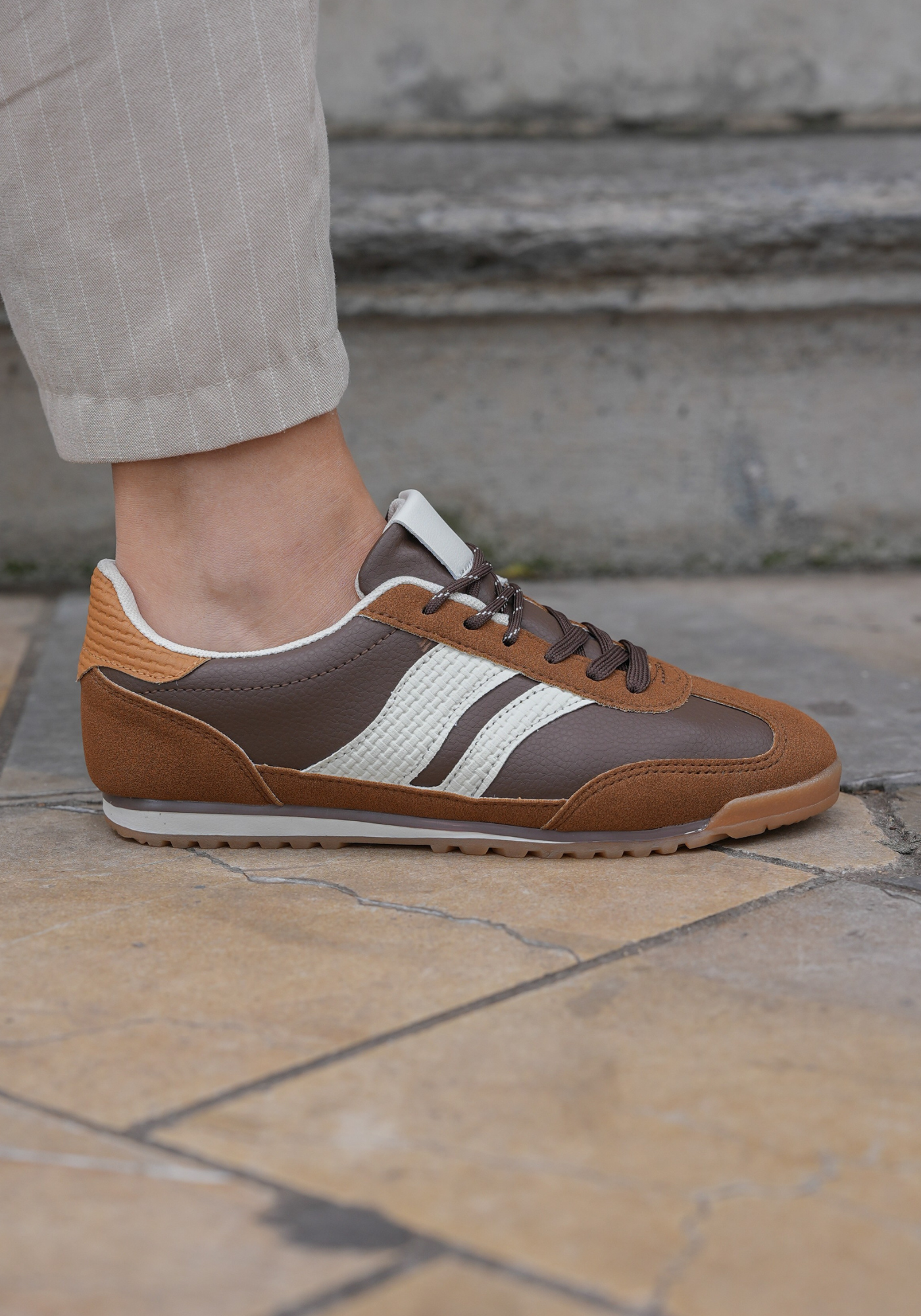 BASKETS FEMME MARRON A LACETS - Casualmode.fr