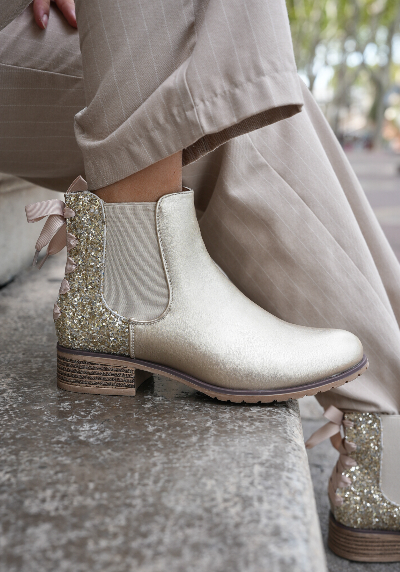 BOTTINES DORÉES GLITTER – ÉCLAT & ÉLÉGANCE - Casualmode.fr