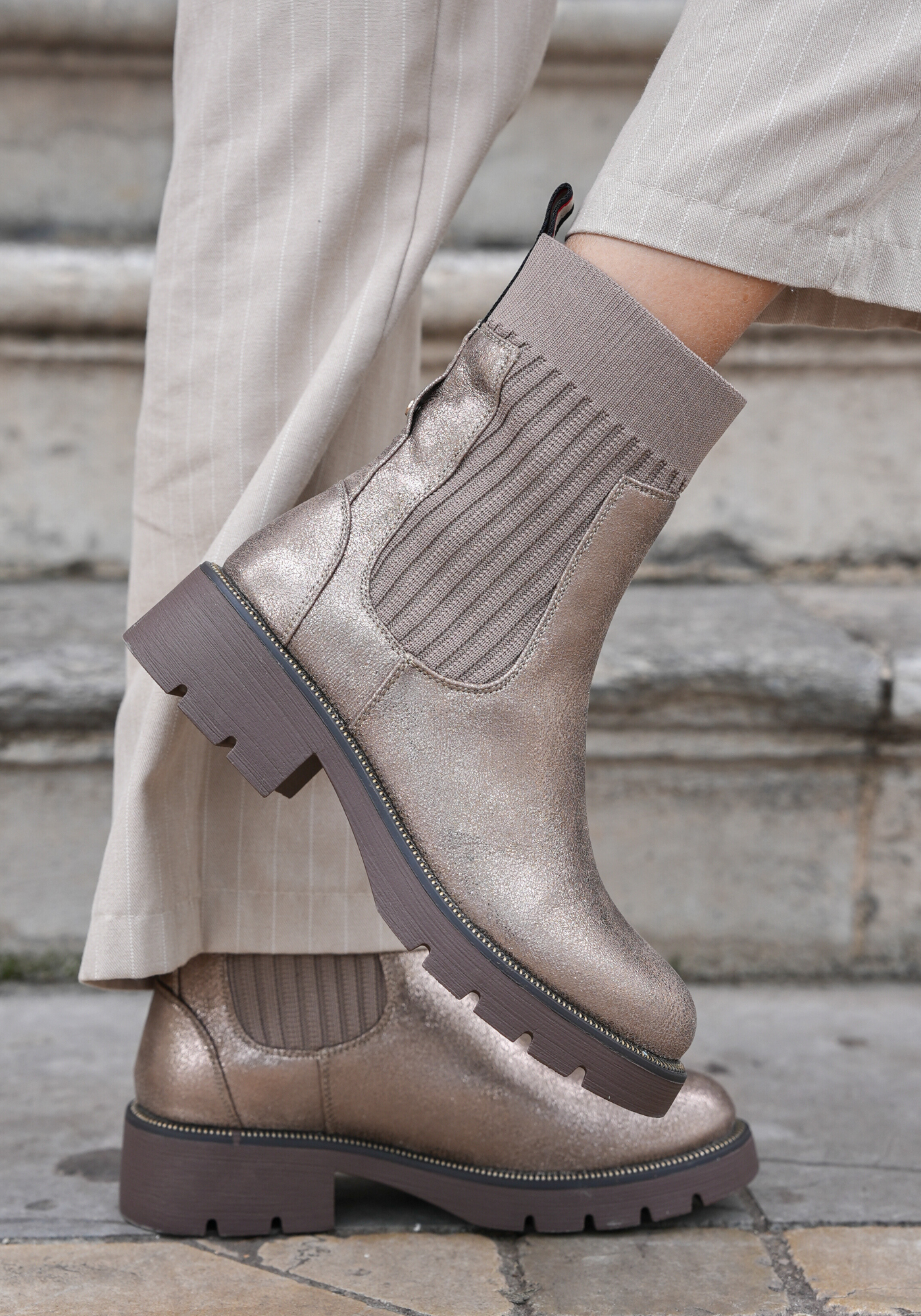 BOTTINES STYLE CHAUSSETTES – BRONZE MÉTALLISÉ - Casualmode.fr