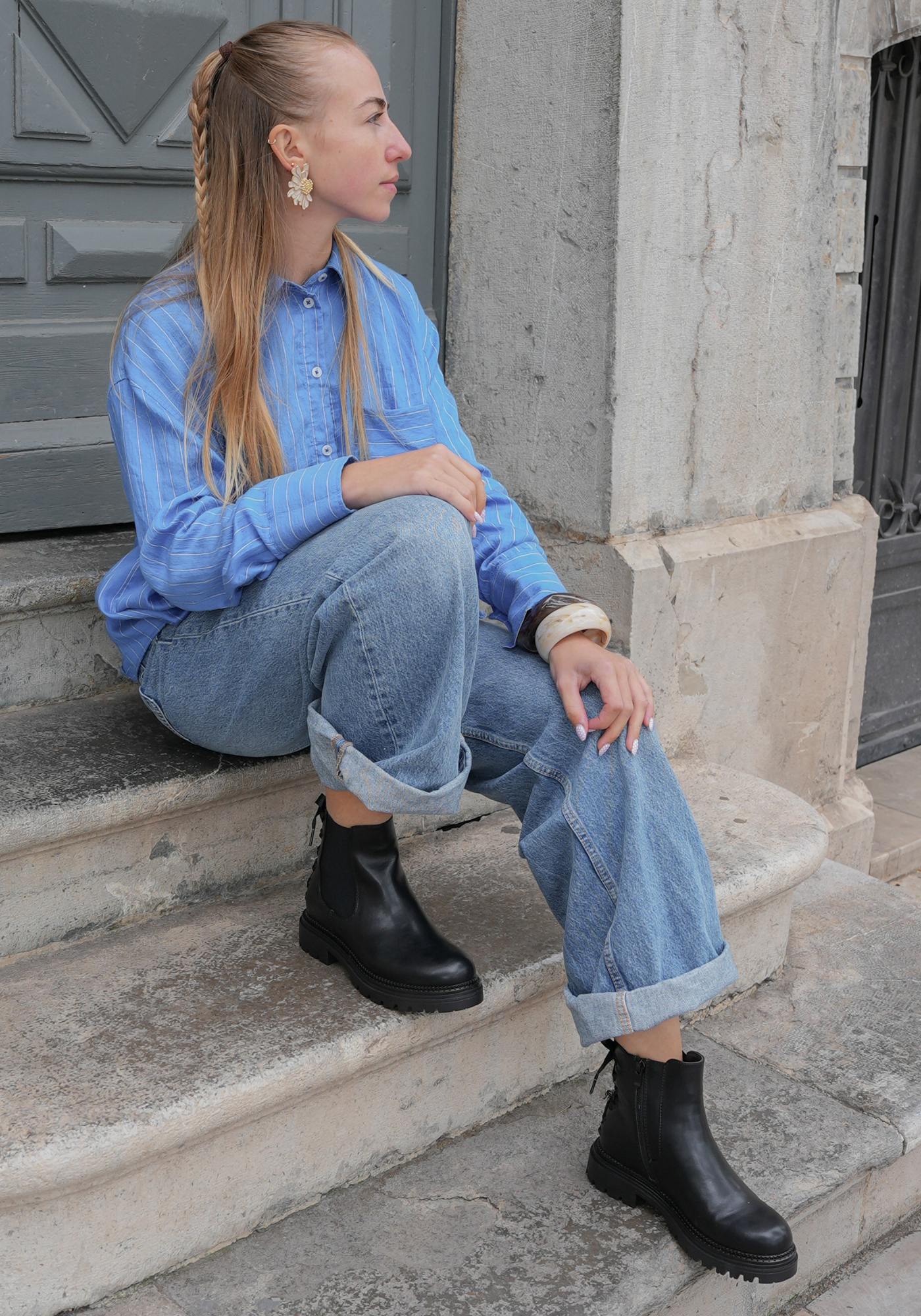 CHELSEA BOOTS NOIRES À SEMELLE CRANTÉE ET NOEUD ARRIÈRE - Casualmode.fr