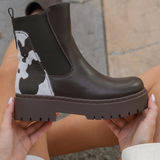 BOTTINES MARRON CHELSEA – ARRIÈRE MOTIF VACHE - Casualmode.fr
