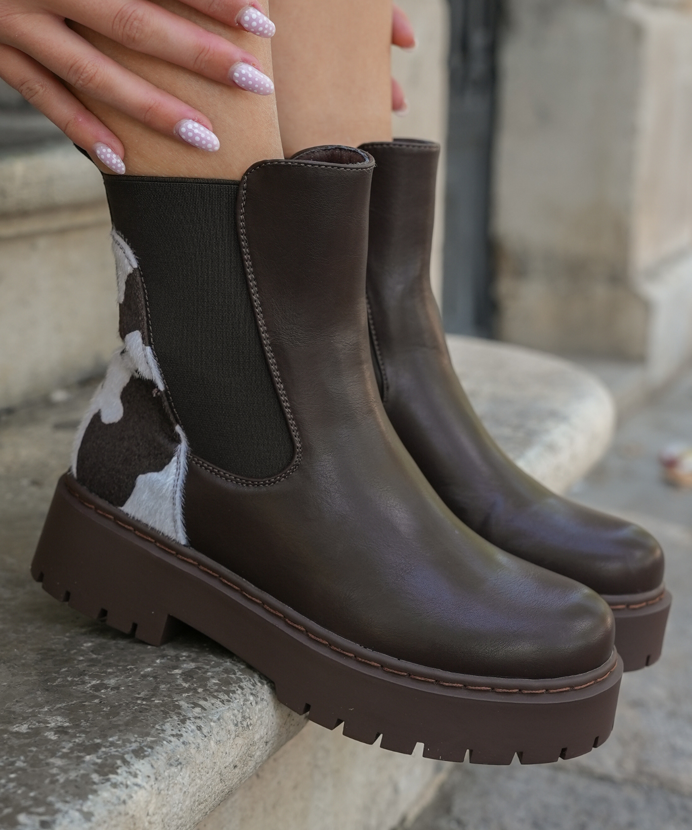 BOTTINES MARRON CHELSEA – ARRIÈRE MOTIF VACHE - Casualmode.fr