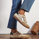 BASKETS BEIGE AVEC ÉTOILE ARGENTÉE ET SCRATCHS - Casualmode.fr