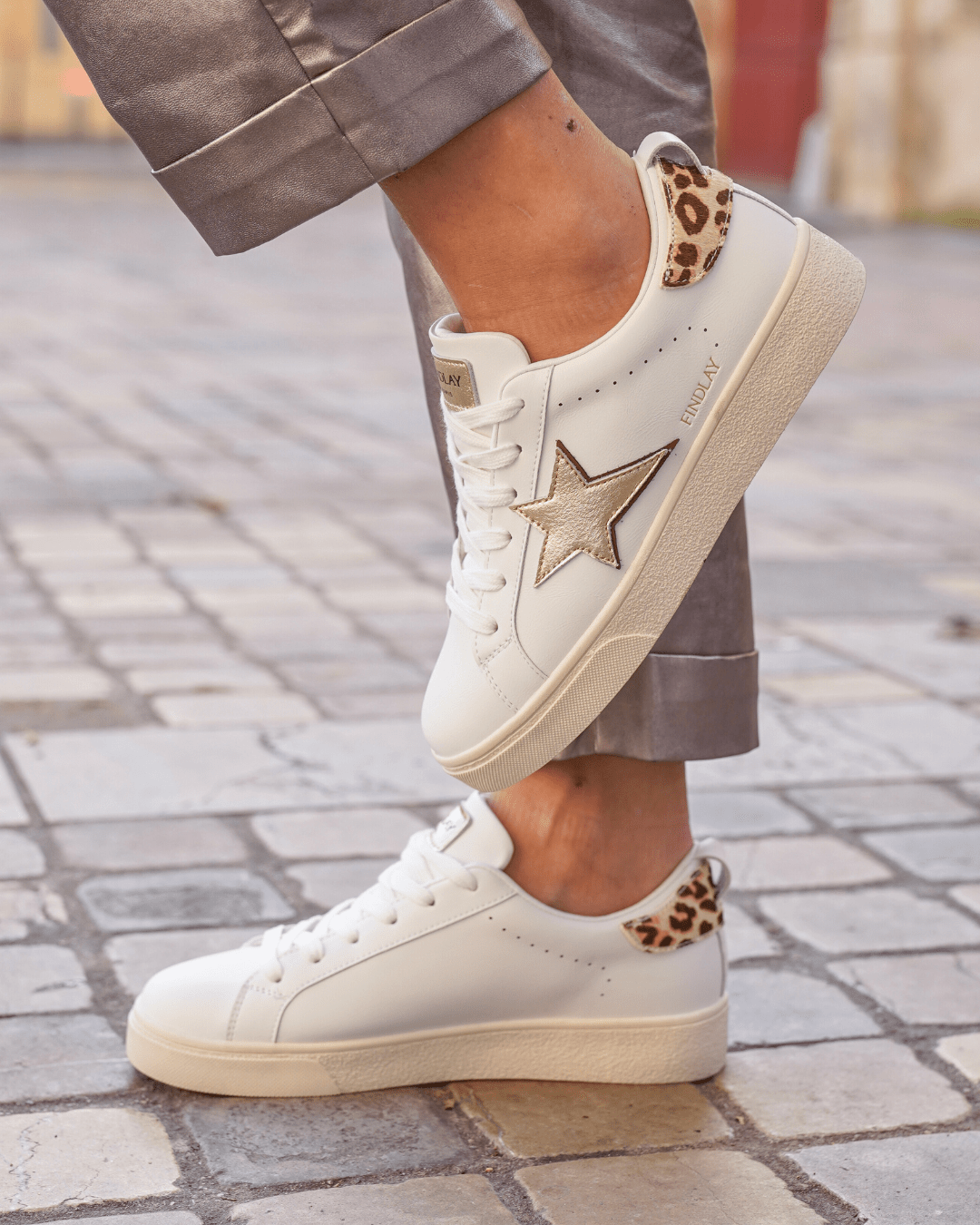 BASKETS FEMME BLANCHES A ÉTOILE DORÉE DÉTAILS LÉOPARD - Casualmode.fr