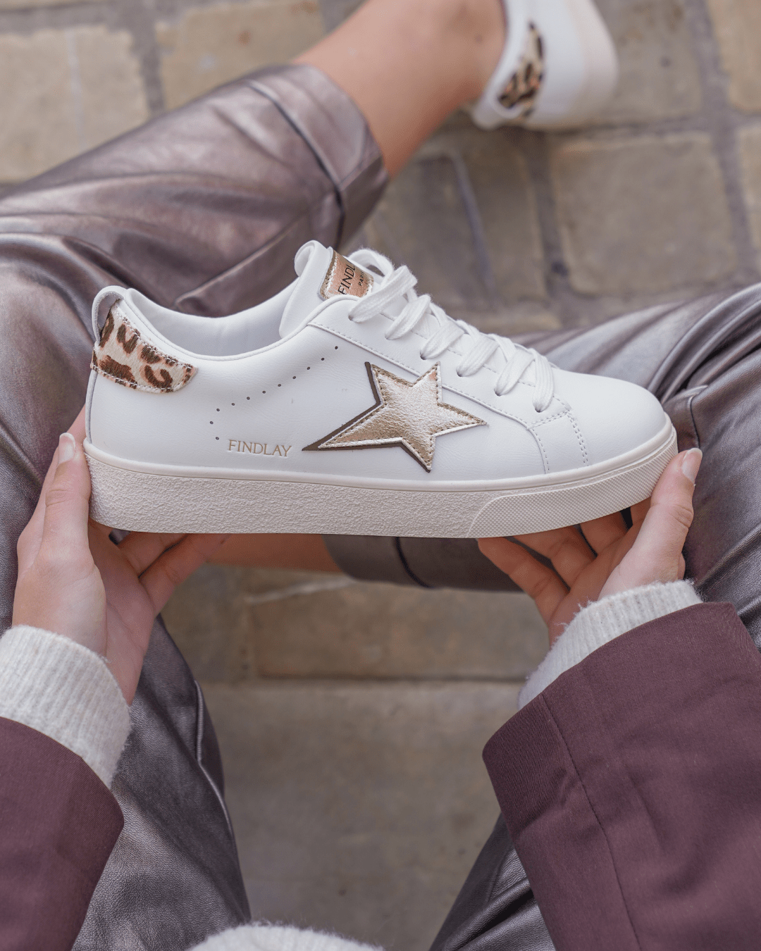 BASKETS FEMME BLANCHES A ÉTOILE DORÉE DÉTAILS LÉOPARD - Casualmode.fr