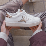 BASKETS FEMME BLANCHES A ÉTOILE DORÉE DÉTAILS LÉOPARD - Casualmode.fr