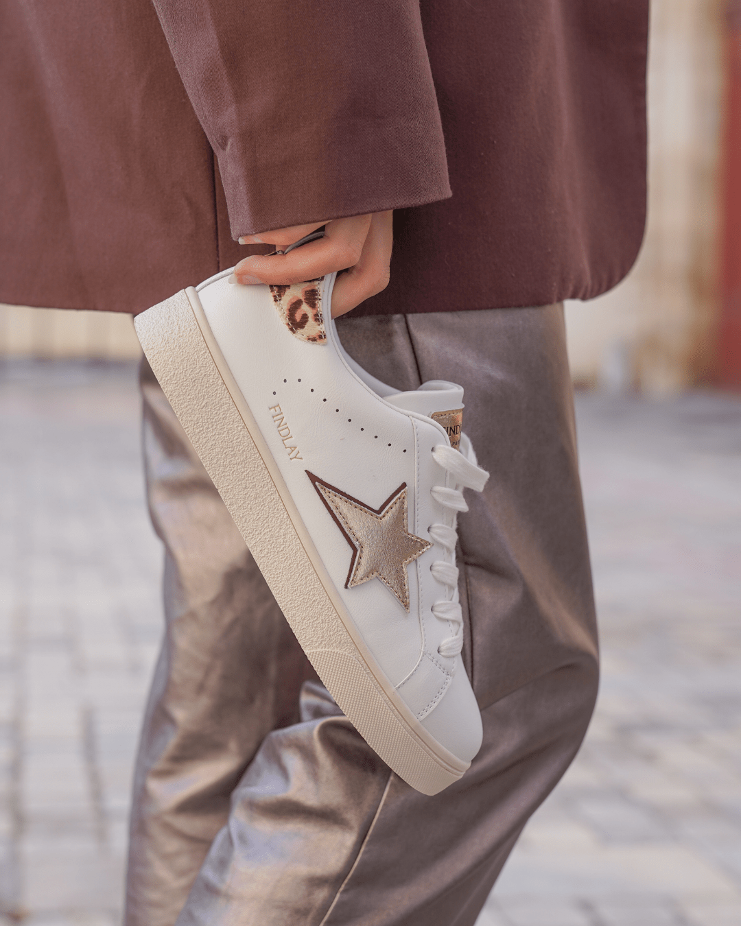 BASKETS FEMME BLANCHES A ÉTOILE DORÉE DÉTAILS LÉOPARD - Casualmode.fr