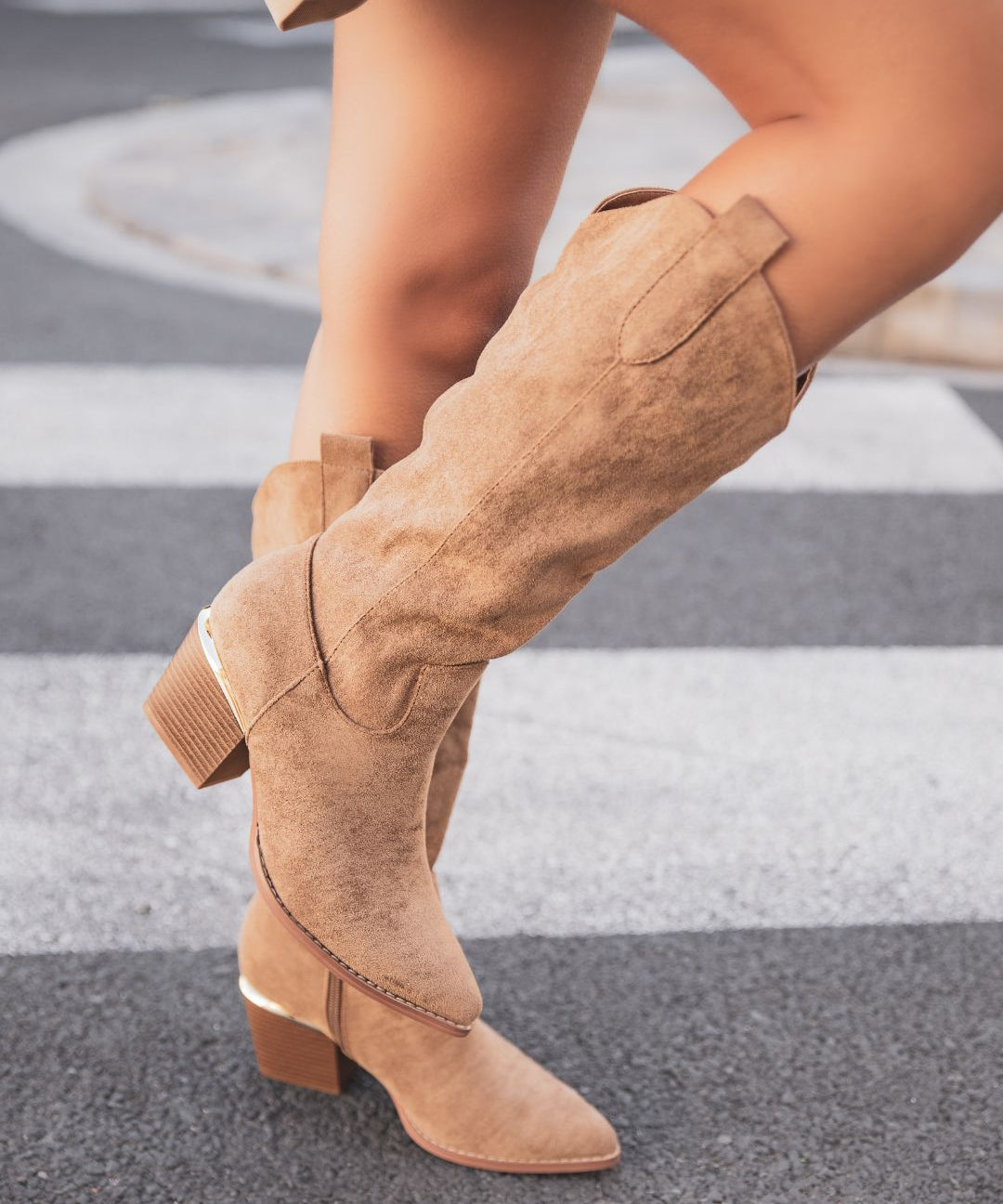 BOTTES HAUTES CAMEL A TALON CARRE - Casualmode.fr