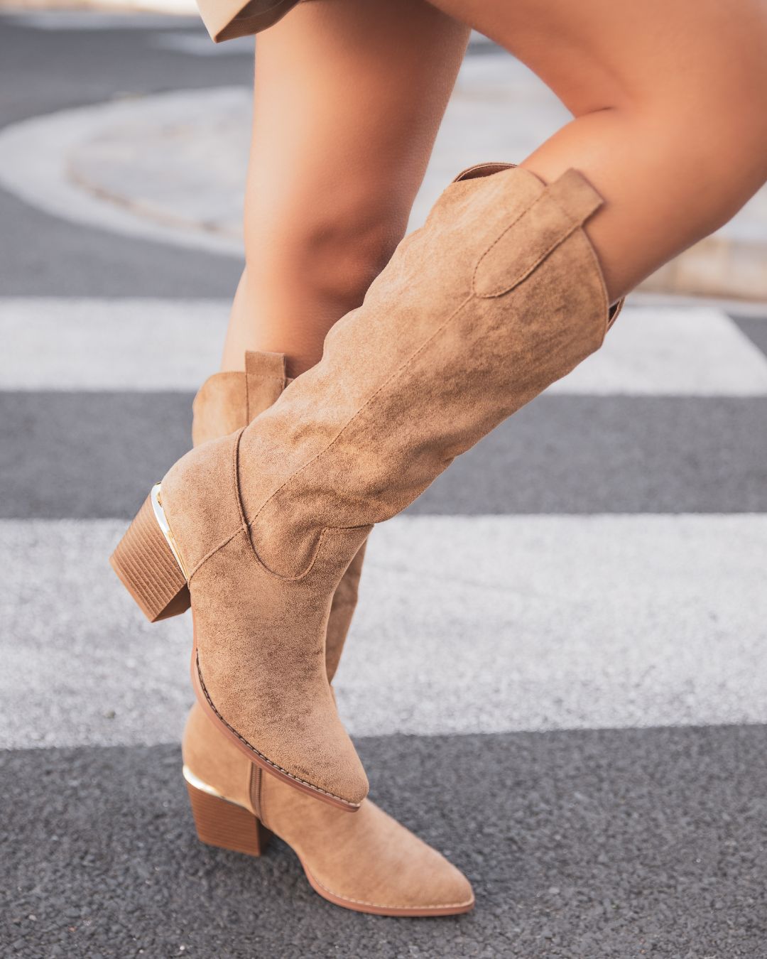 BOTTES HAUTES CAMEL A TALON CARRE - Casualmode.fr