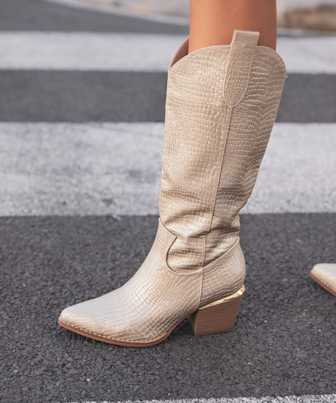 BOTTES HAUTES DORÉ CROCO À TALON BLOC - Casualmode.fr