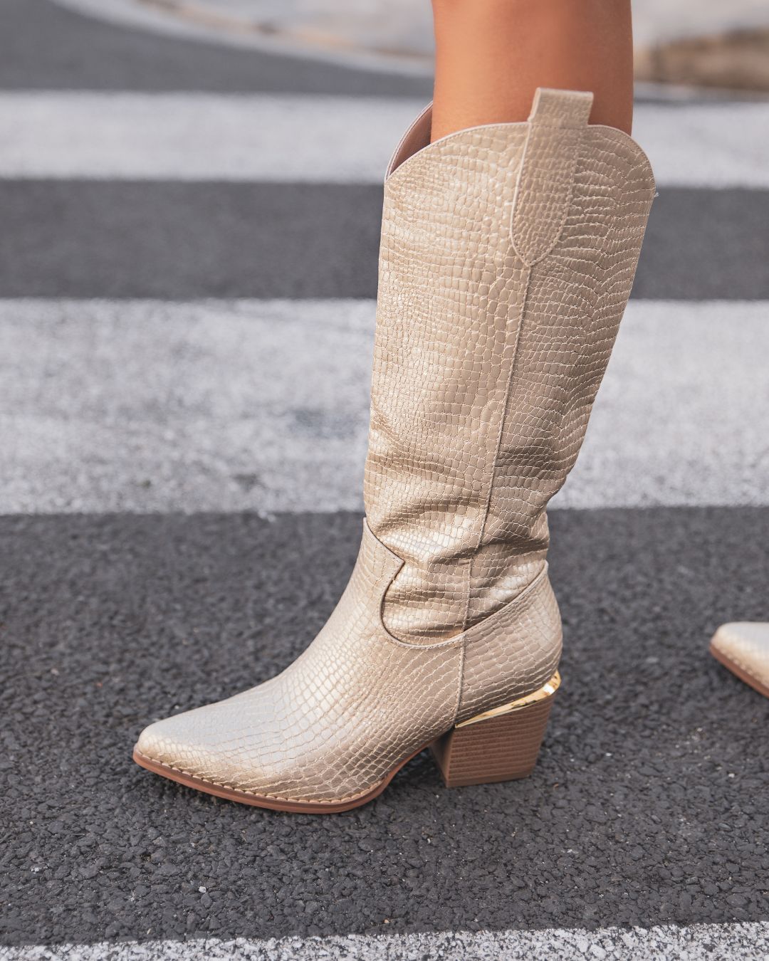 BOTTES HAUTES DORÉ CROCO À TALON BLOC - Casualmode.fr