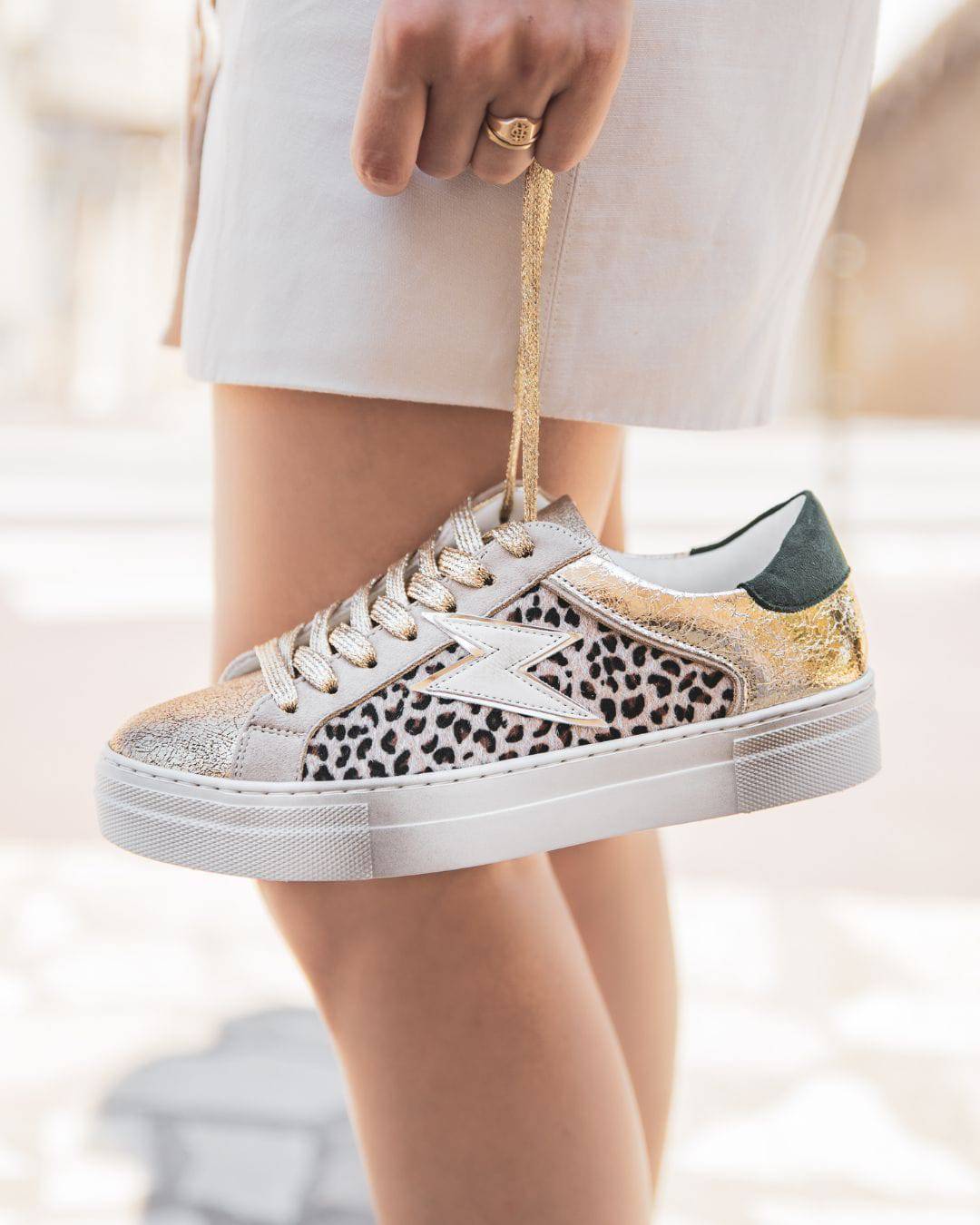 BASKETS FEMME DORÉES ET LÉOPARD - Casualmode.fr