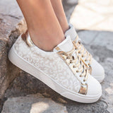 BASKETS FEMME BLANCHES À DÉTAILS DORÉS IMPRIMÉ LÉOPARD - Casualmode.fr