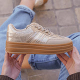 BASKETS PAILLETÉES DORÉES À SEMELLE ÉPAISSE - Casualmode.fr