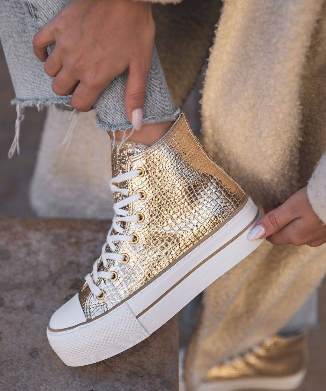 BASKETS MONTANTES FEMME DORÉES EFFET CROCO SEMELLE ÉPAISSE - Casualmode.fr
