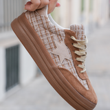 BASKETS BEIGE ET BLANCHE À ÉTOILE - Casualmode.fr