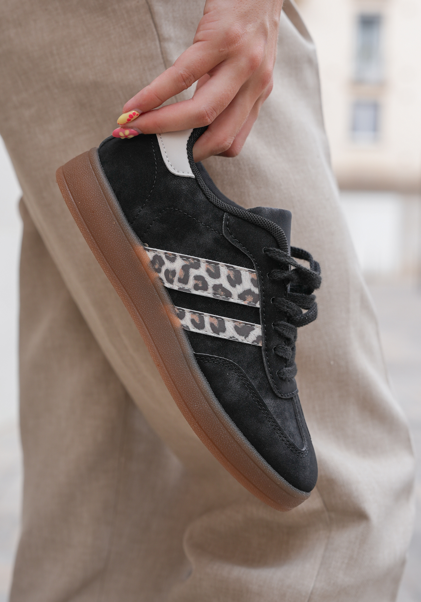 BASKETS NOIRES DÉTAIL LÉOPARD - Casualmode.fr