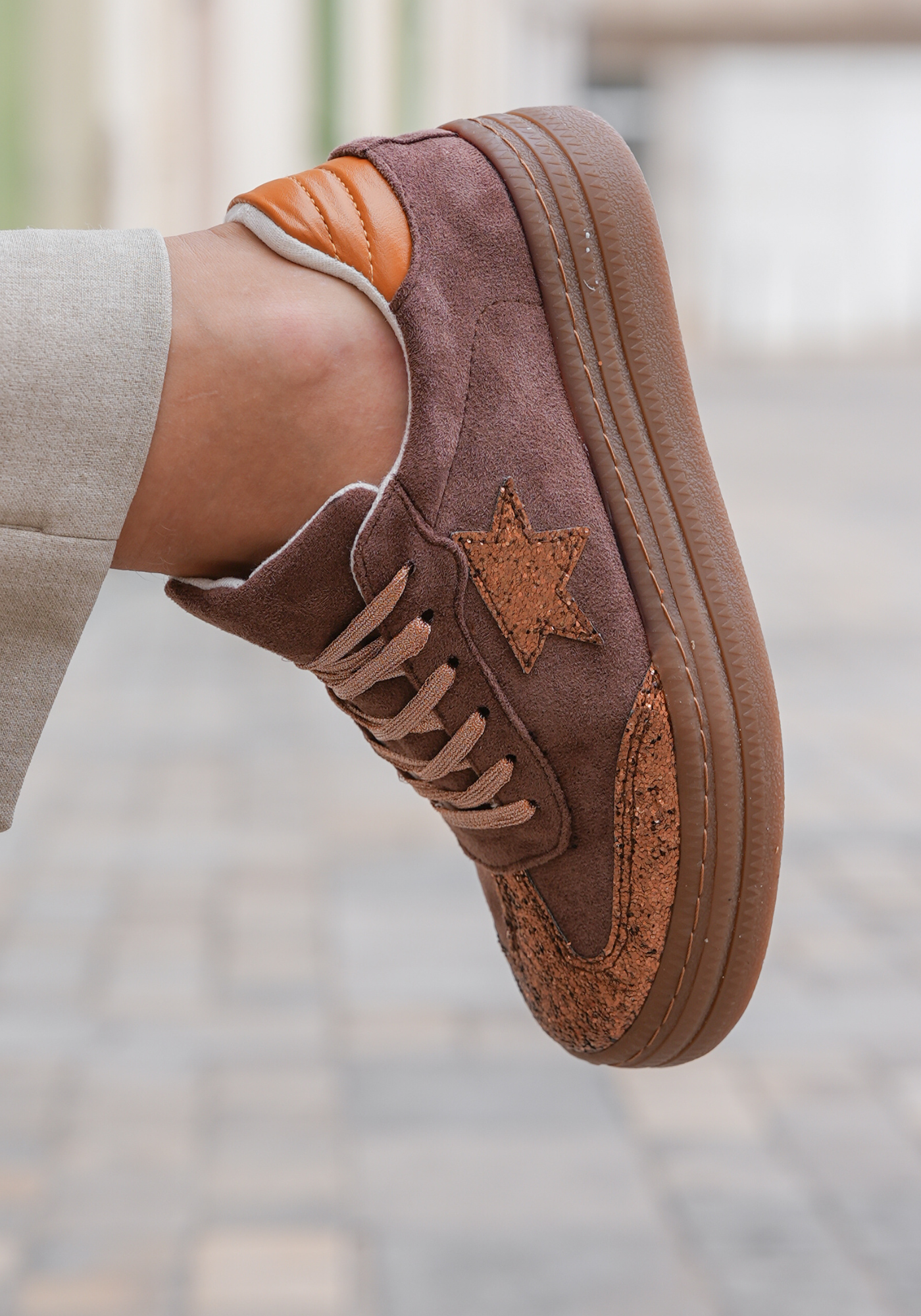 BASKETS MARRON PAILLETÉES AVEC ÉTOILE - Casualmode.fr