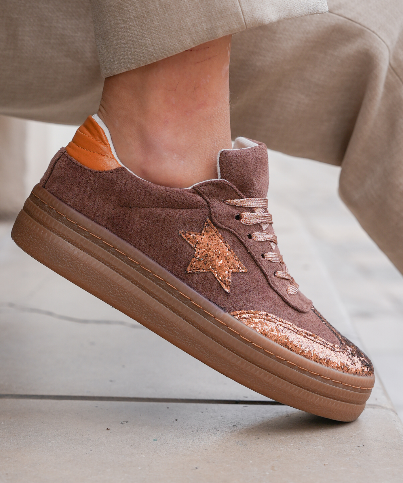 BASKETS MARRON PAILLETÉES AVEC ÉTOILE - Casualmode.fr