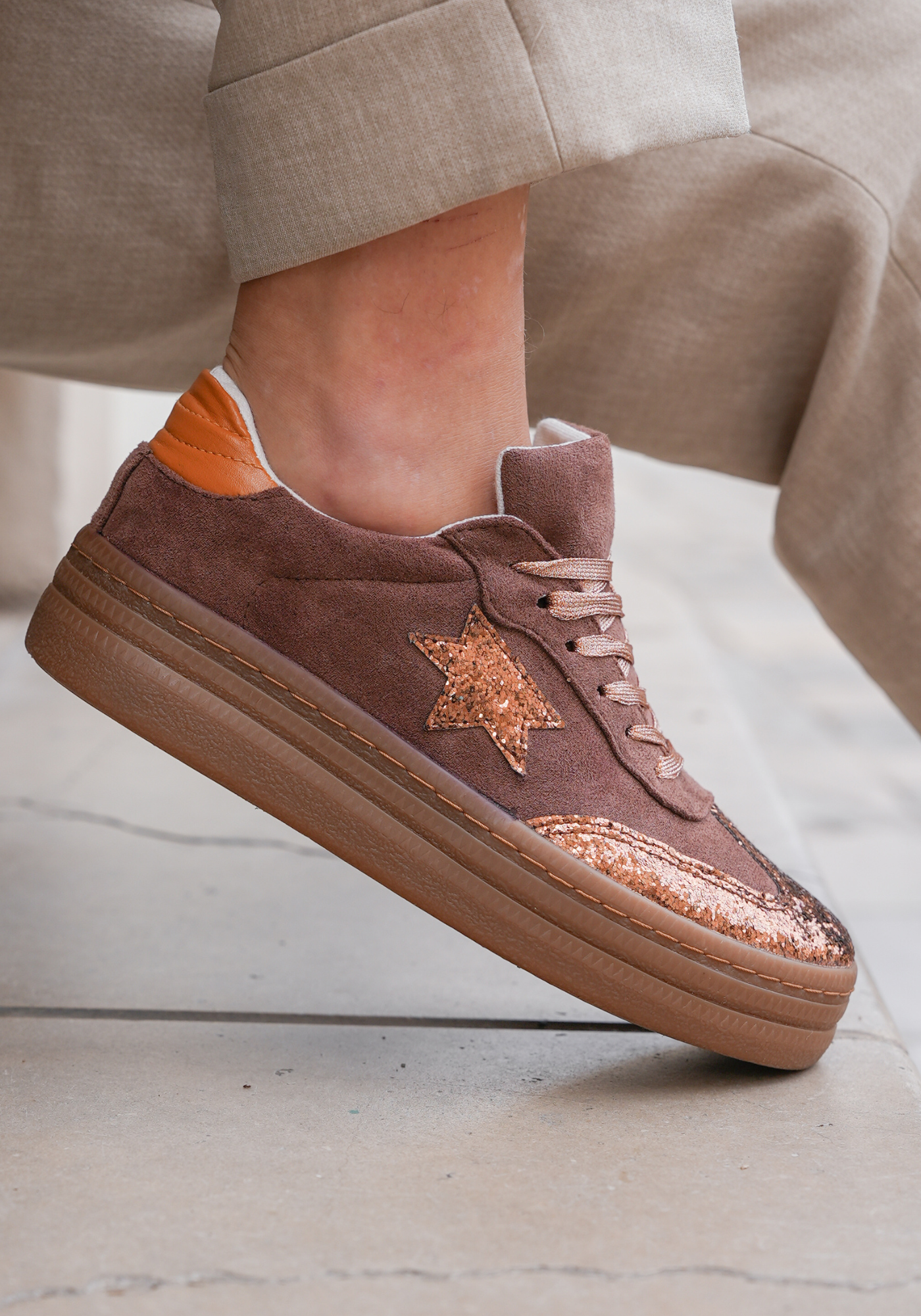 BASKETS MARRON PAILLETÉES AVEC ÉTOILE - Casualmode.fr
