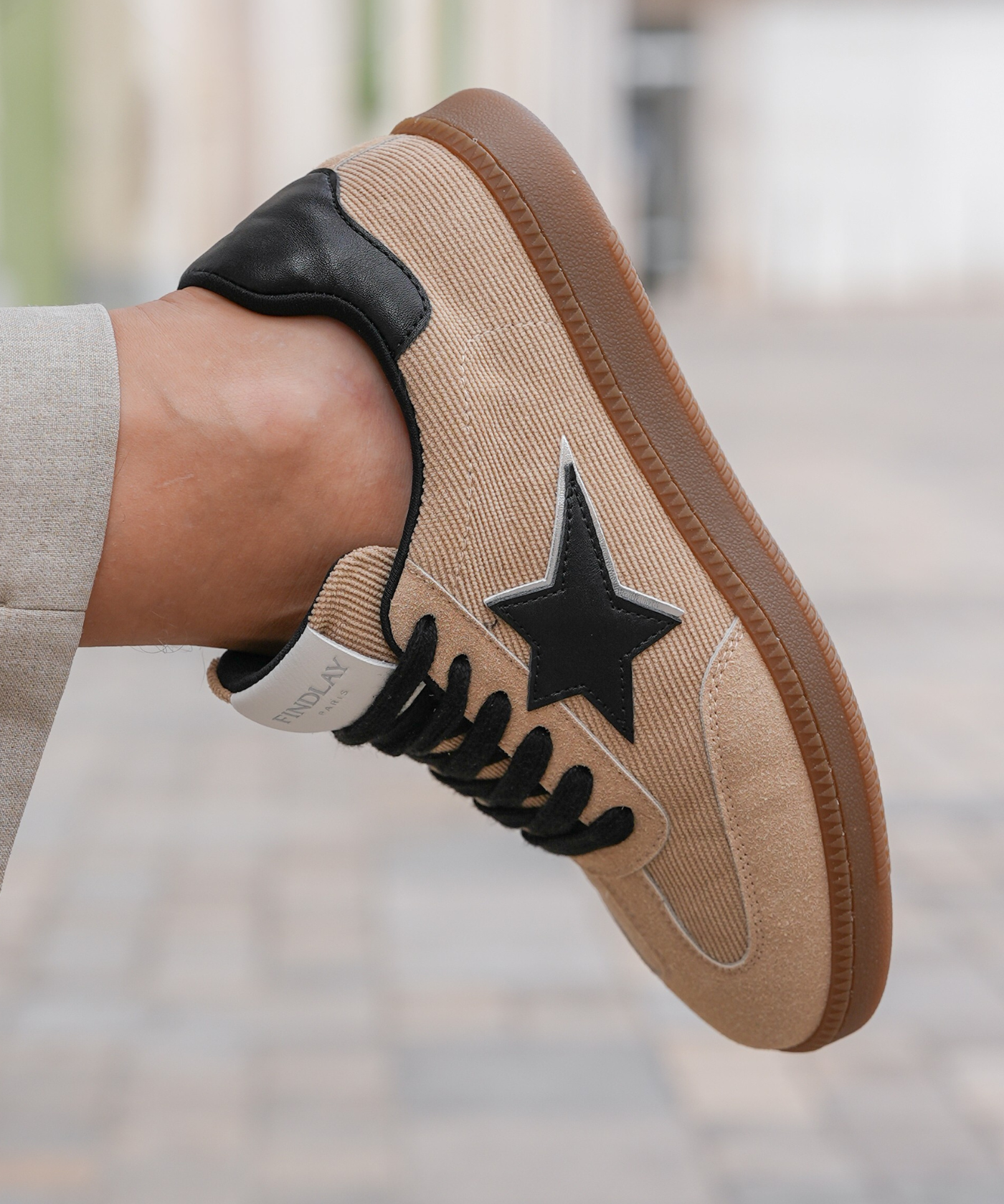 BASKETS BEIGE EN TISSU AVEC ÉTOILE NOIRE - Casualmode.fr