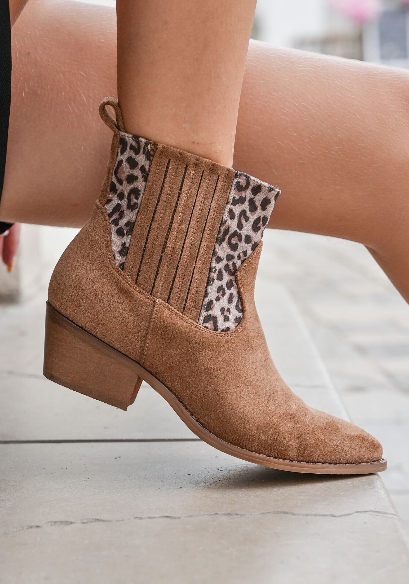 BOTTINES CAMEL WESTERN À MOTIF LÉOPARD - Casualmode.fr