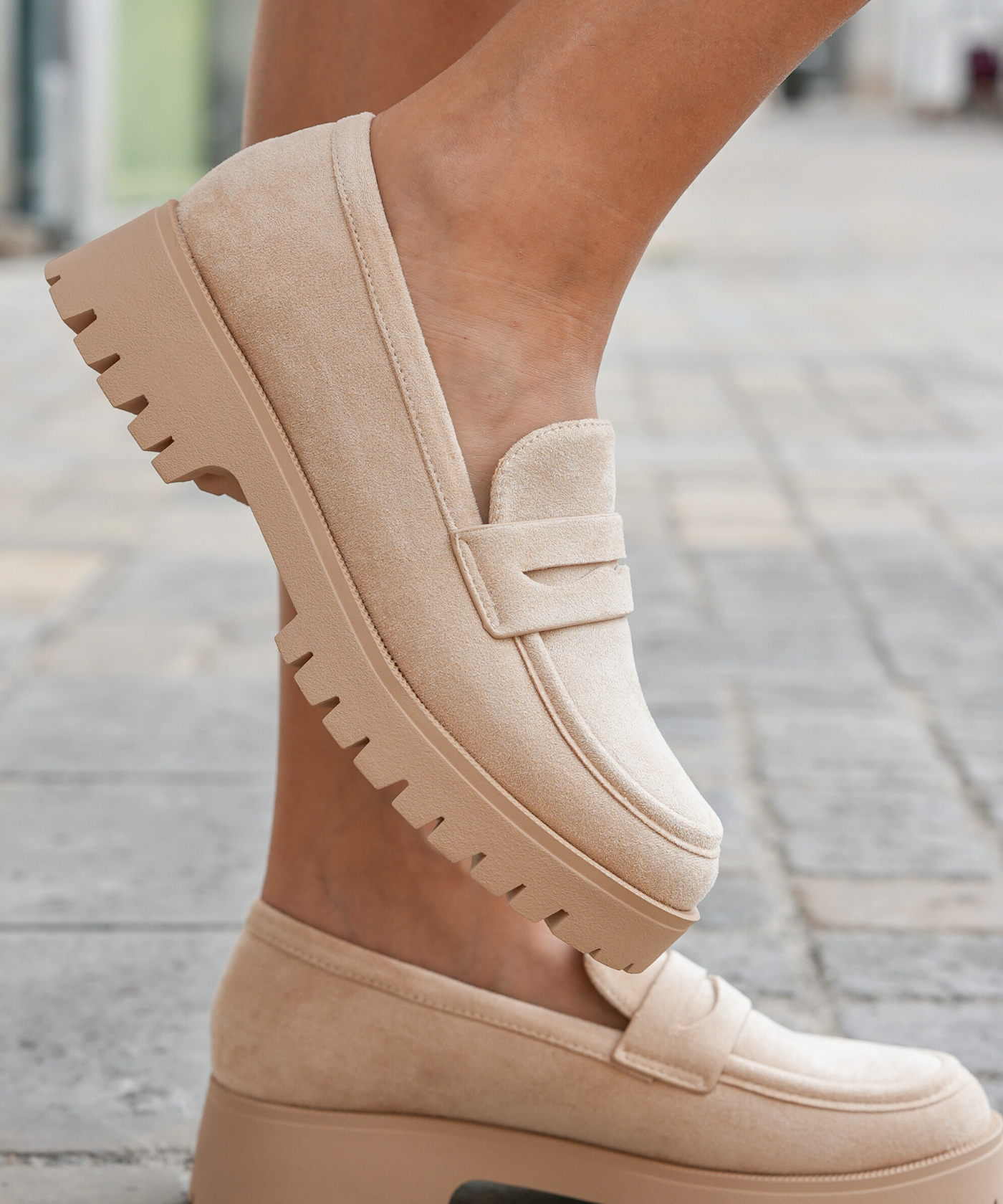 MOCASSINS BEIGE À SEMELLE CRANTÉE - Casualmode.fr