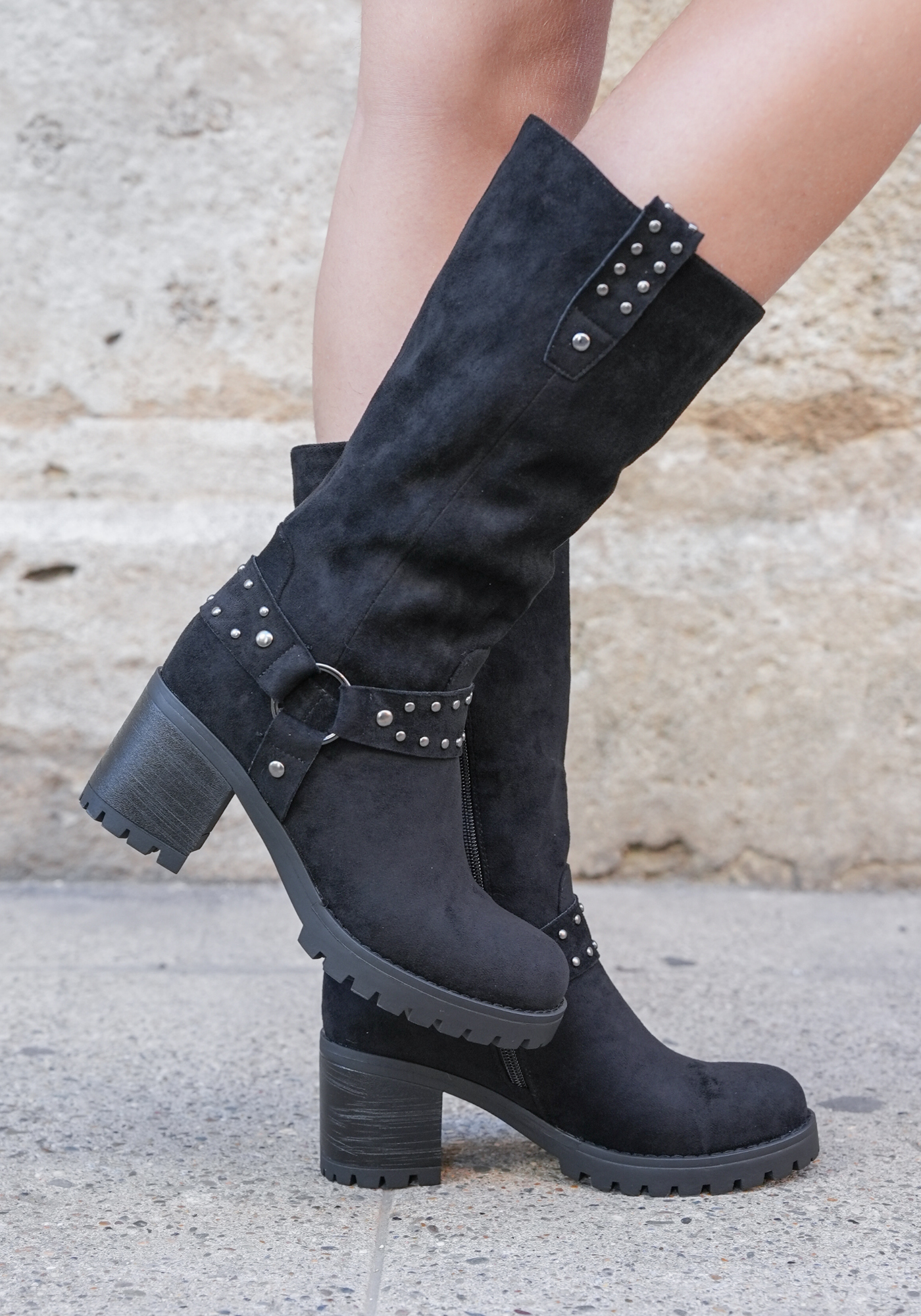 BOTTES NOIRES À TALONS AVEC STUDS - Casualmode.fr