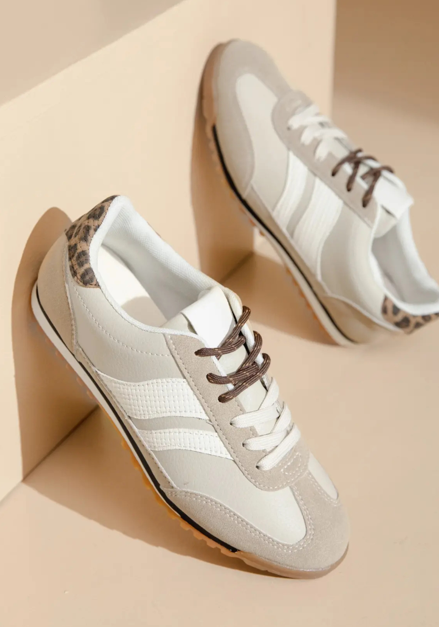 BASKETS FEMME MARRON BEIGE ET LEO - Casualmode.fr