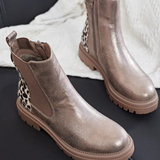 BOTTINES CHELSEA MÉTALLISÉES – DÉTAIL LÉOPARD - Casualmode.fr