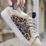 BASKETS BEIGE IMPRIMÉ LÉOPARD AVEC ÉTOILE PAILLETÉE - Casualmode.fr