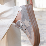 BASKETS GRISE ÉTOILE TON SUR TON – ÉLÉGANCE DISCRÈTE - Casualmode.fr