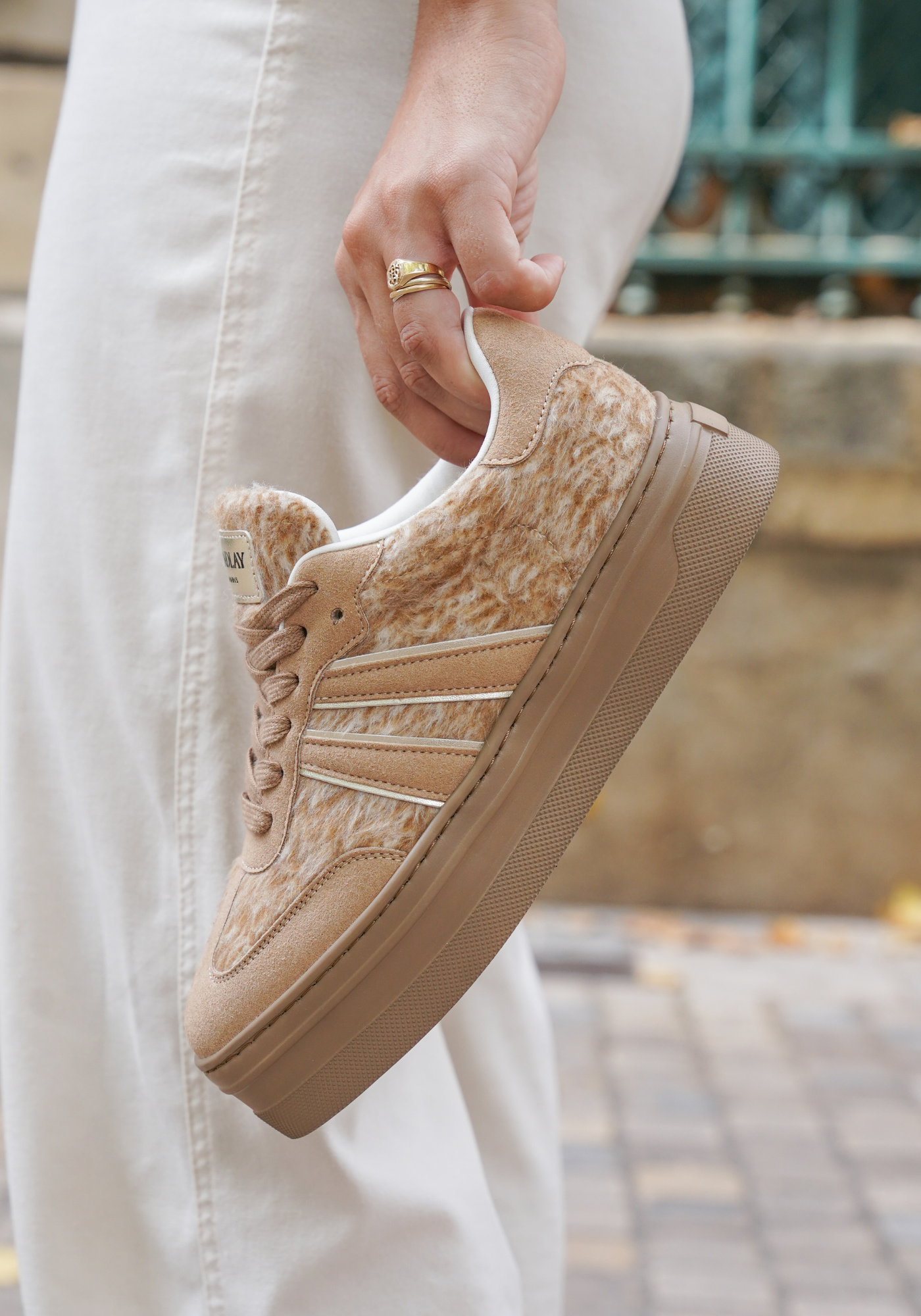 BASKETS BEIGE TEXTURÉES AVEC SEMELLE ÉPAISSE - Casualmode.fr