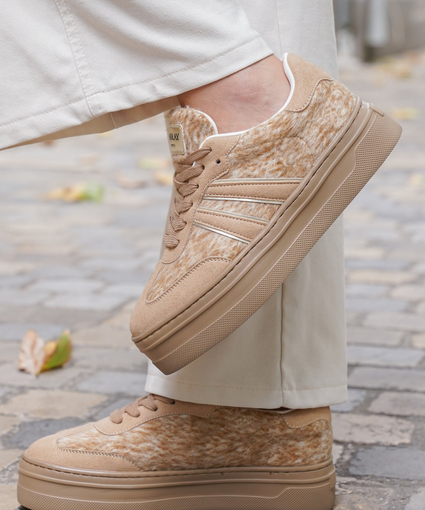 BASKETS BEIGE TEXTURÉES AVEC SEMELLE ÉPAISSE - Casualmode.fr