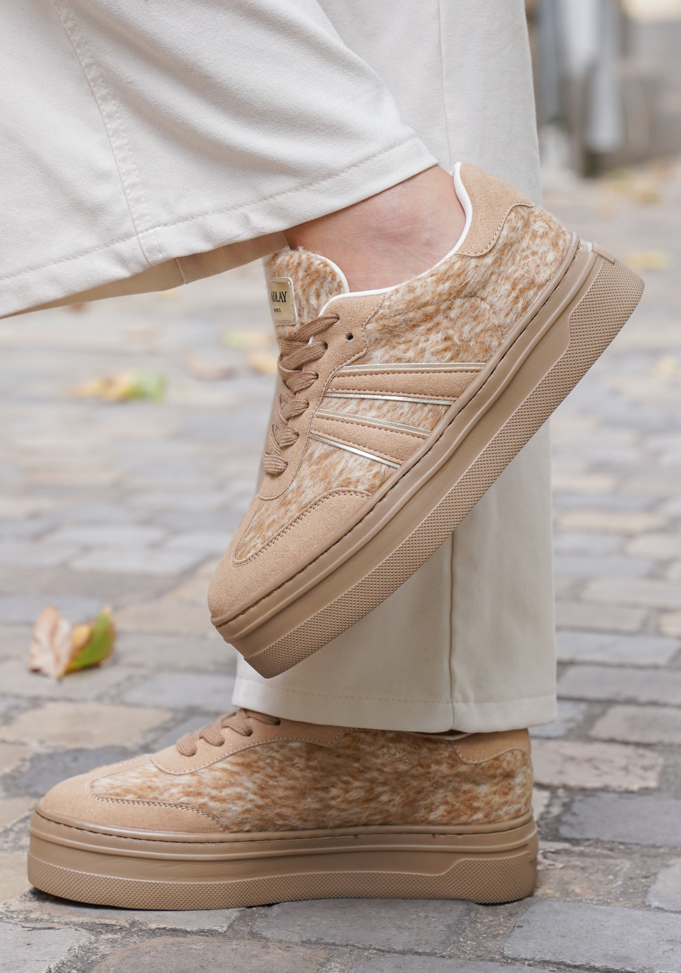 BASKETS BEIGE TEXTURÉES AVEC SEMELLE ÉPAISSE - Casualmode.fr