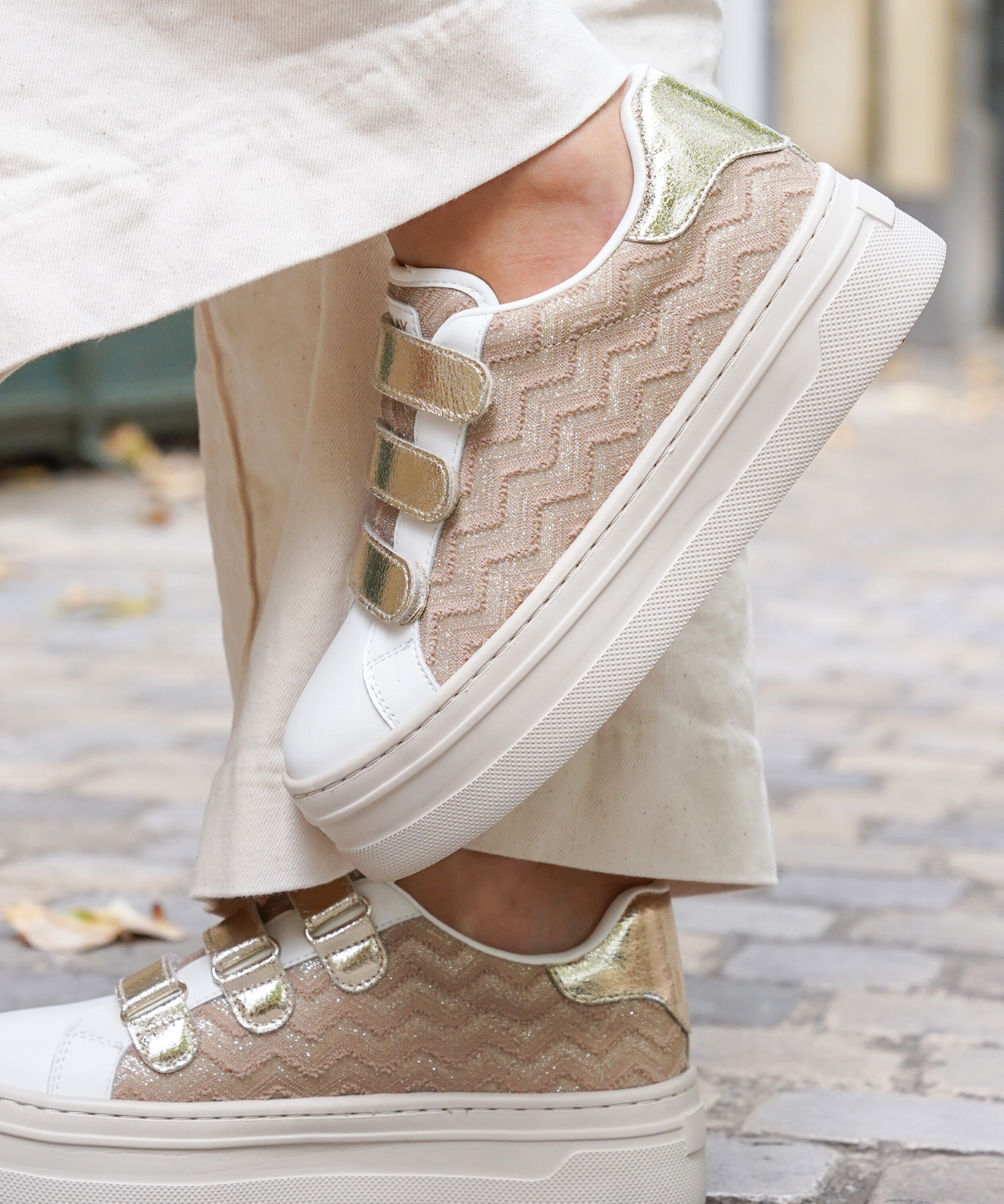 BASKETS PLATFORM BEIGE ET BLANCHE À SCRATCH - Casualmode.fr