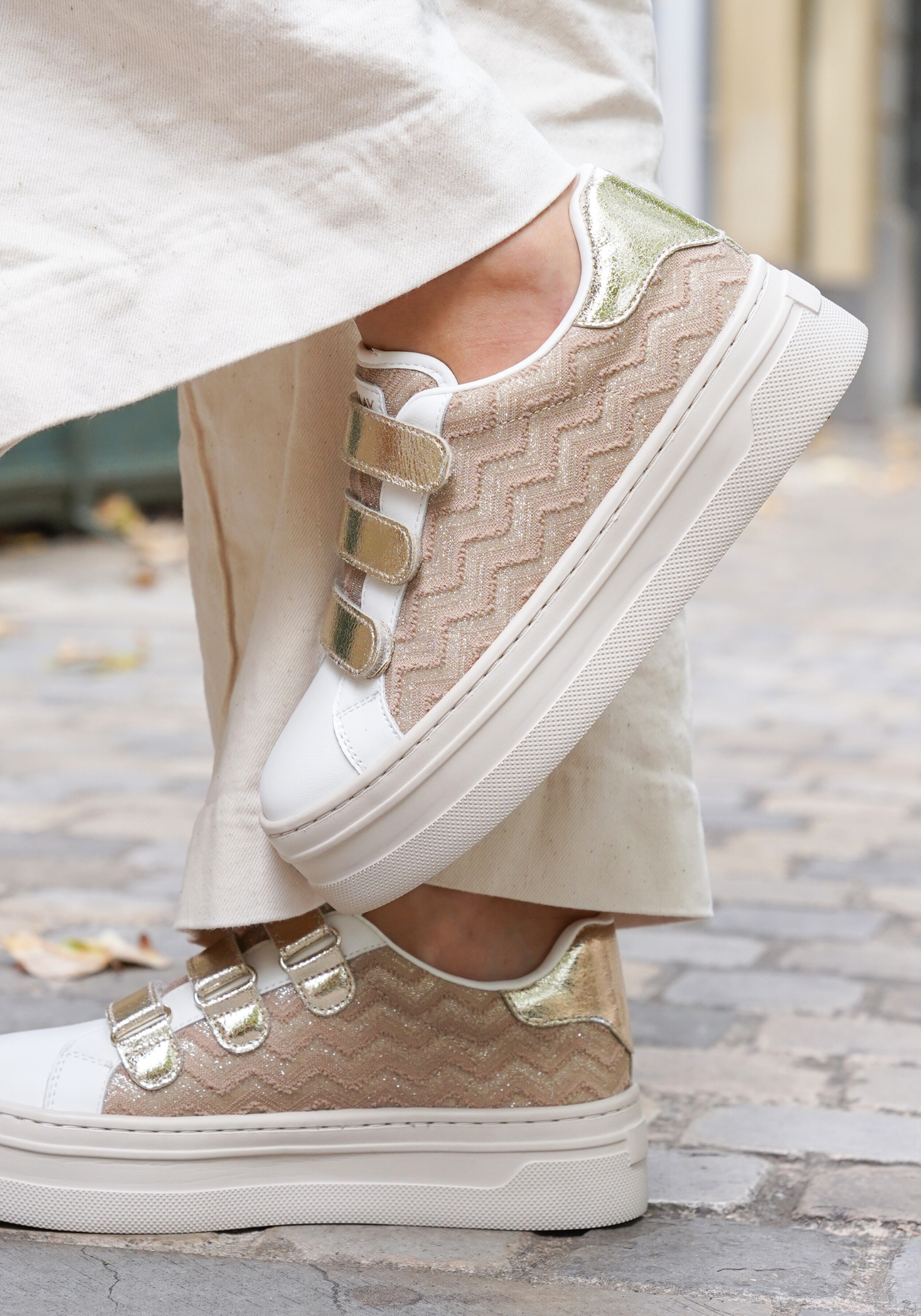 BASKETS PLATFORM BEIGE ET BLANCHE À SCRATCH - Casualmode.fr