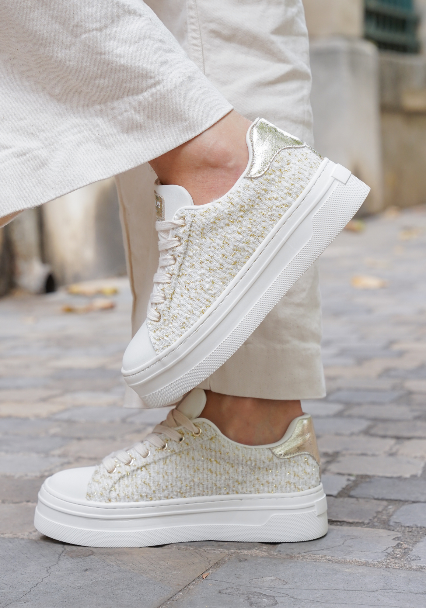 BASKETS PLATEFORME BEIGE EN TWEED AVEC DÉTAILS DORÉS - Casualmode.fr