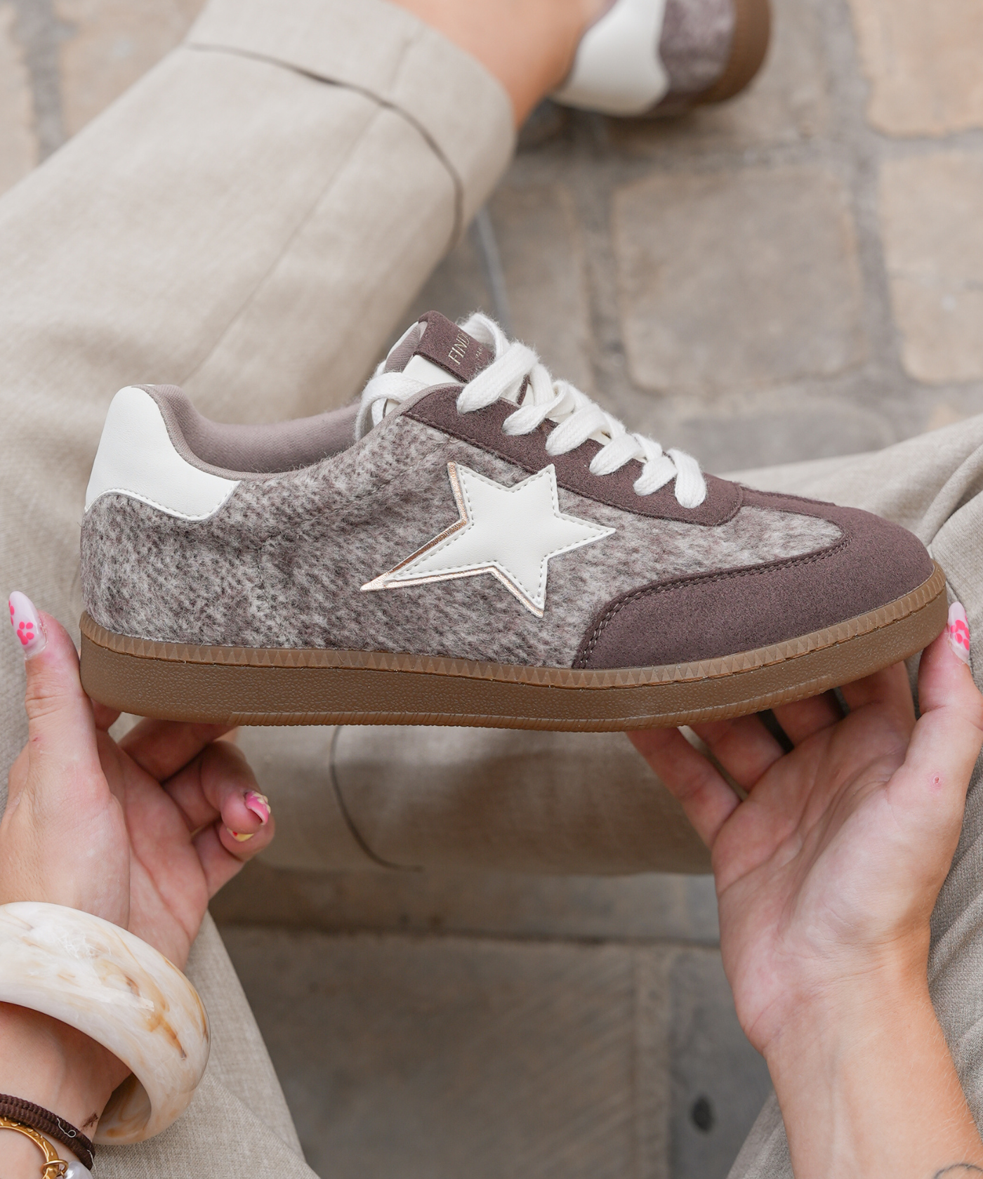 BASKETS MARRON AVEC ÉTOILE BLANCHE - Casualmode.fr