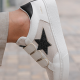 BASKETS FEMME BLANCHES A ÉTOILE NOIRE - Casualmode.fr